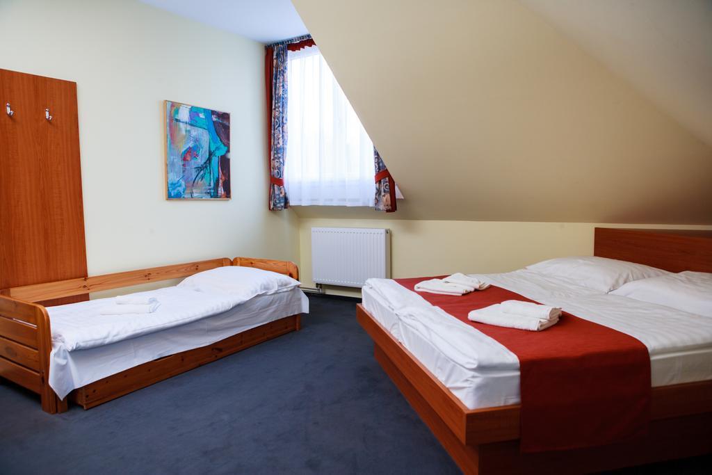 Lipa Hotel Es Etterem Сентготтхард Экстерьер фото