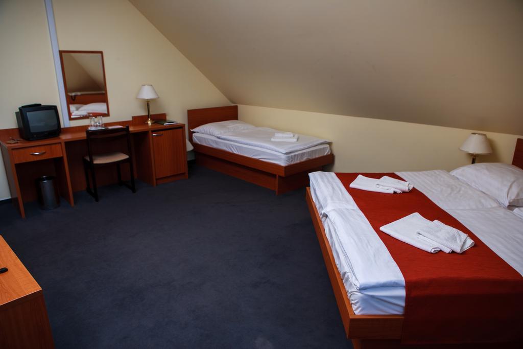 Lipa Hotel Es Etterem Сентготтхард Номер фото